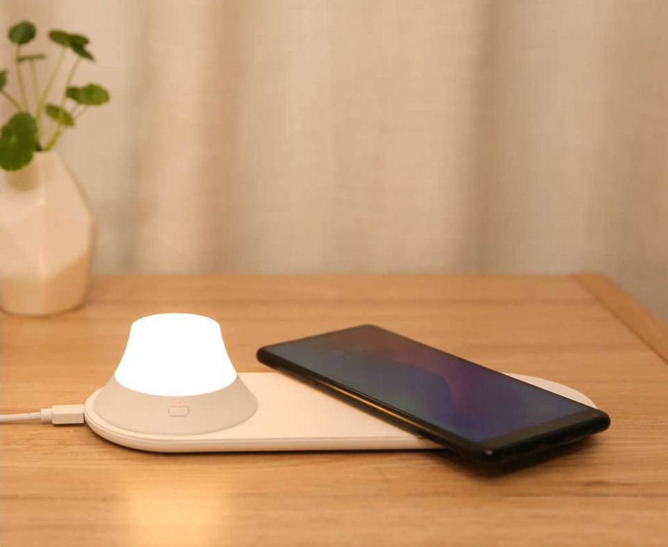 Беспроводное зарядное Xiaomi Yeelight Wireless Charging Night Light